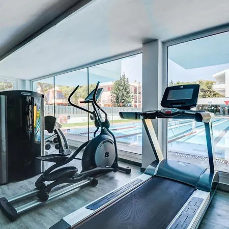 霍波萨维拉孔查酒店公寓 4*