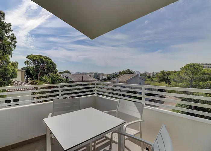 Apartmanhotel Hoposa & Villaconcha 4*