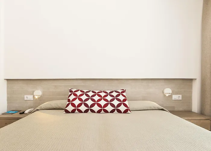 Apartmanhotel Hoposa & Villaconcha 4*